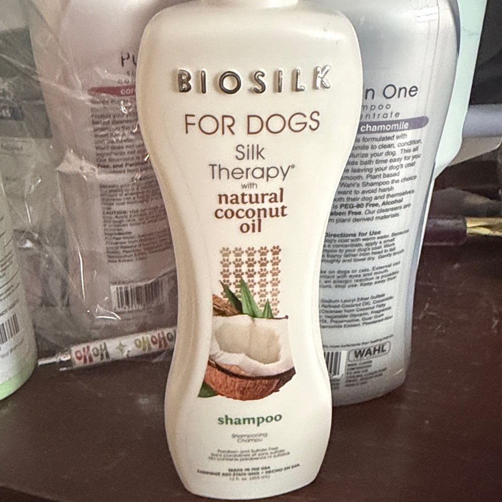 BioSilk Silk Therapy Organic Coconut Oil Dog Shampoo